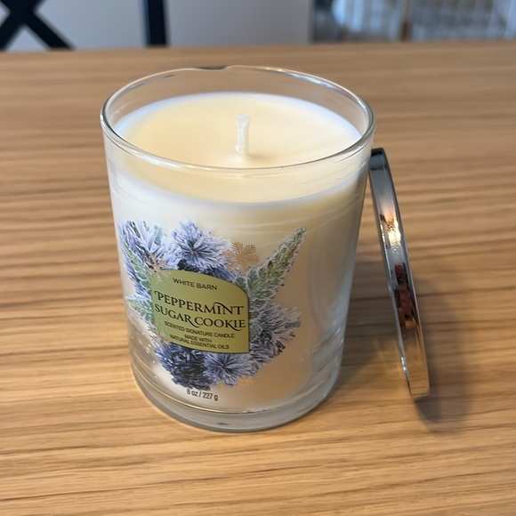 Bath & Body Works Single Wick Candle. Peppermint Sugar Cookie. - Picture 2 of 3